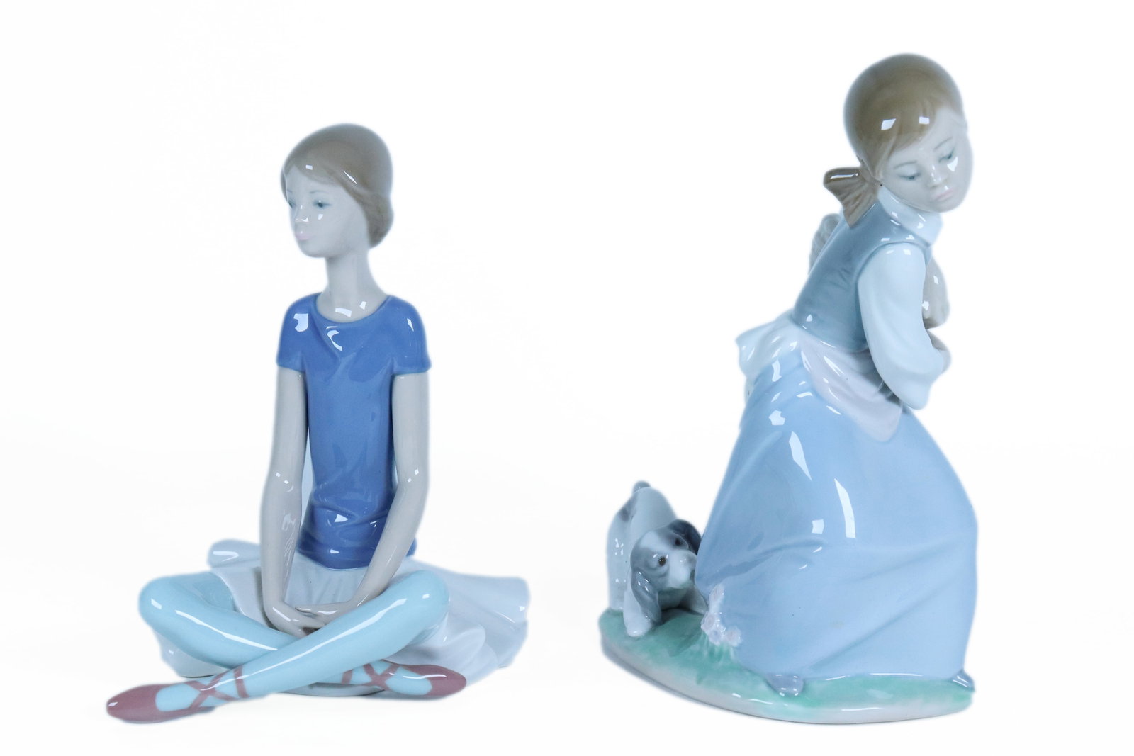 2 Lladro girl figurine: 2 Lladro girl figurines. H: 7.5" x W: 4.5."