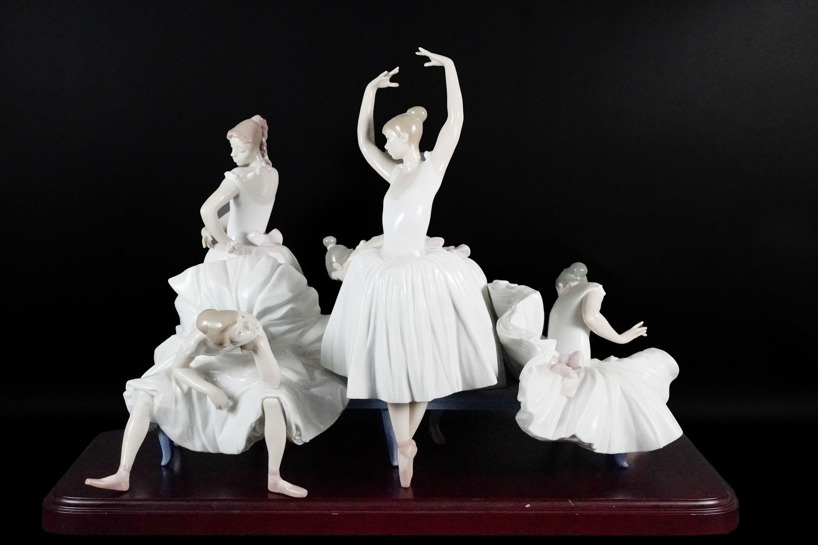 Lladro large ballet figurine (1 of 9)