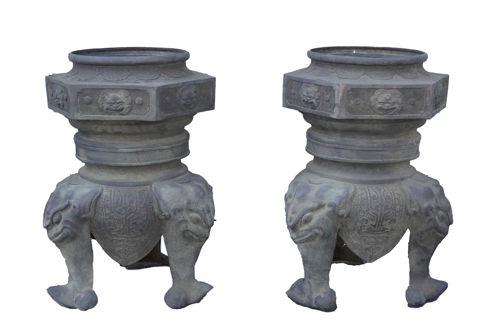 2 Chinese bronze urn (1 of 6)