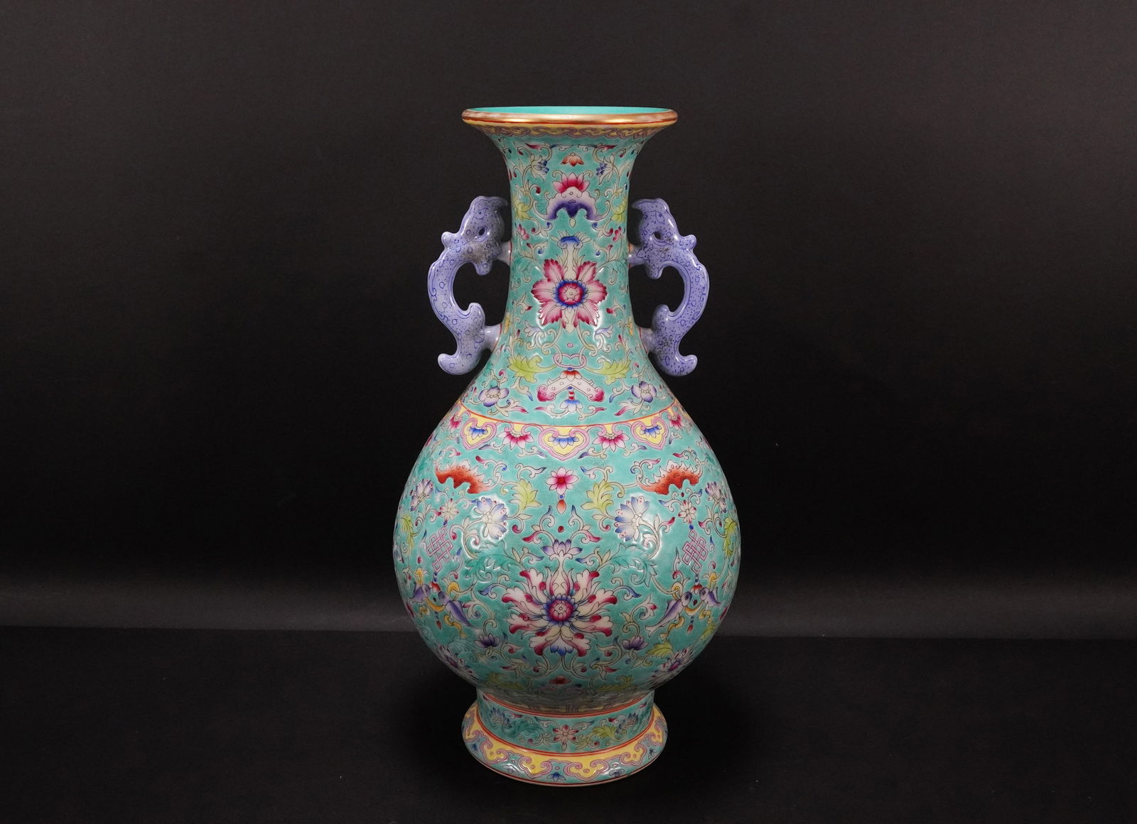 Chinese fine handled vase (1 of 7)