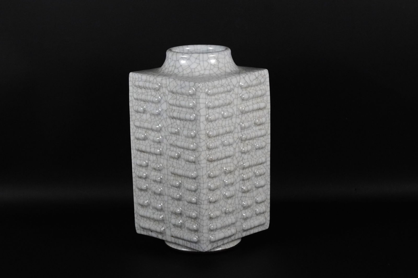 Chinese square crackled vase (1 of 7)
