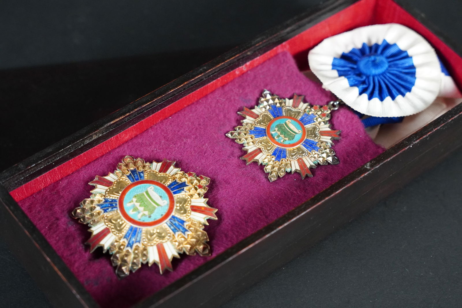 2 Chinese fine brass badges (1 of 9)