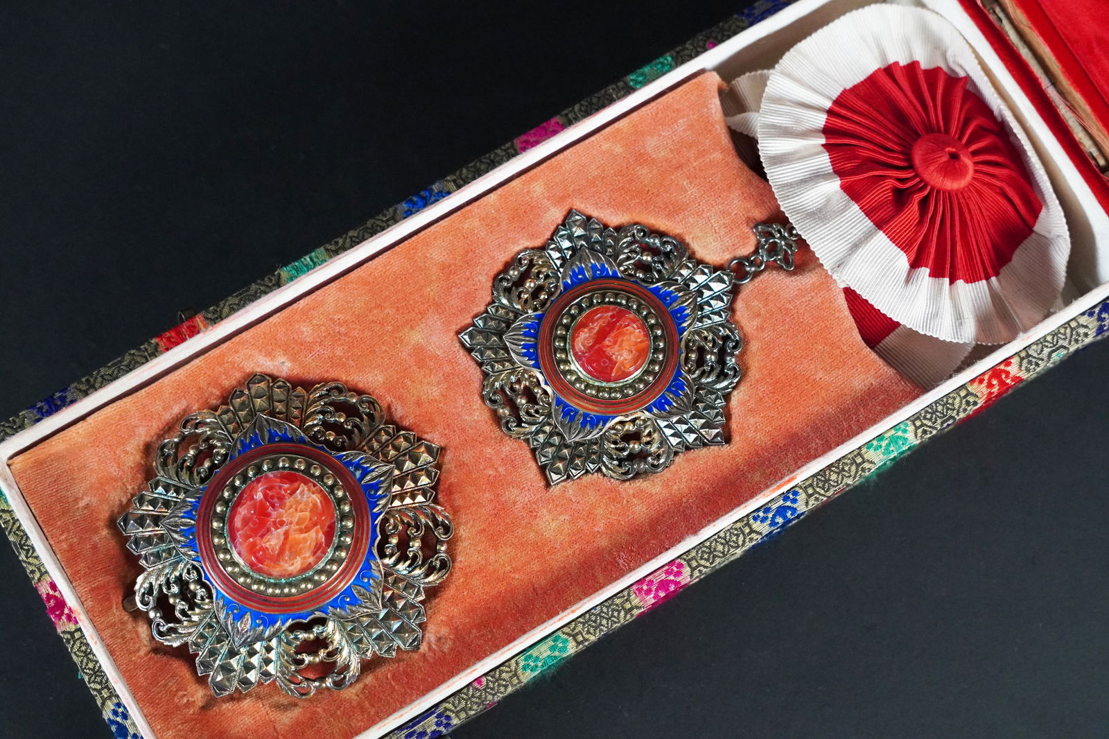 2 Chinese fine brass badges (1 of 7)