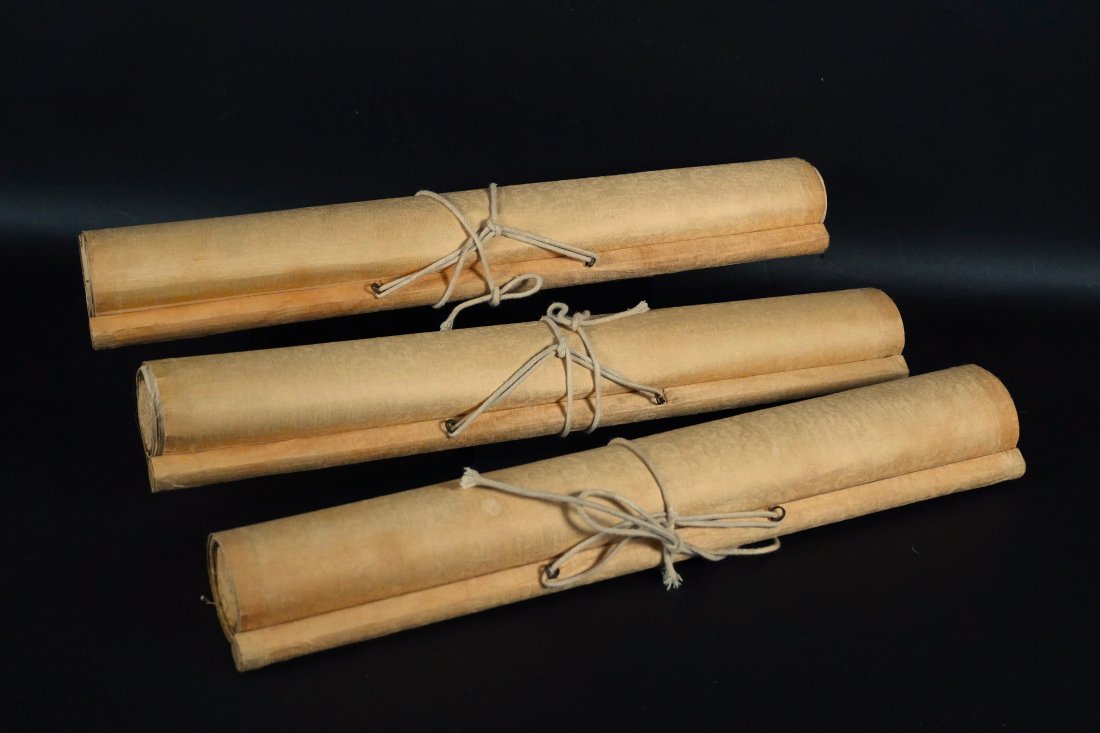 3 Chinese fine scroll paintings (1 of 5)