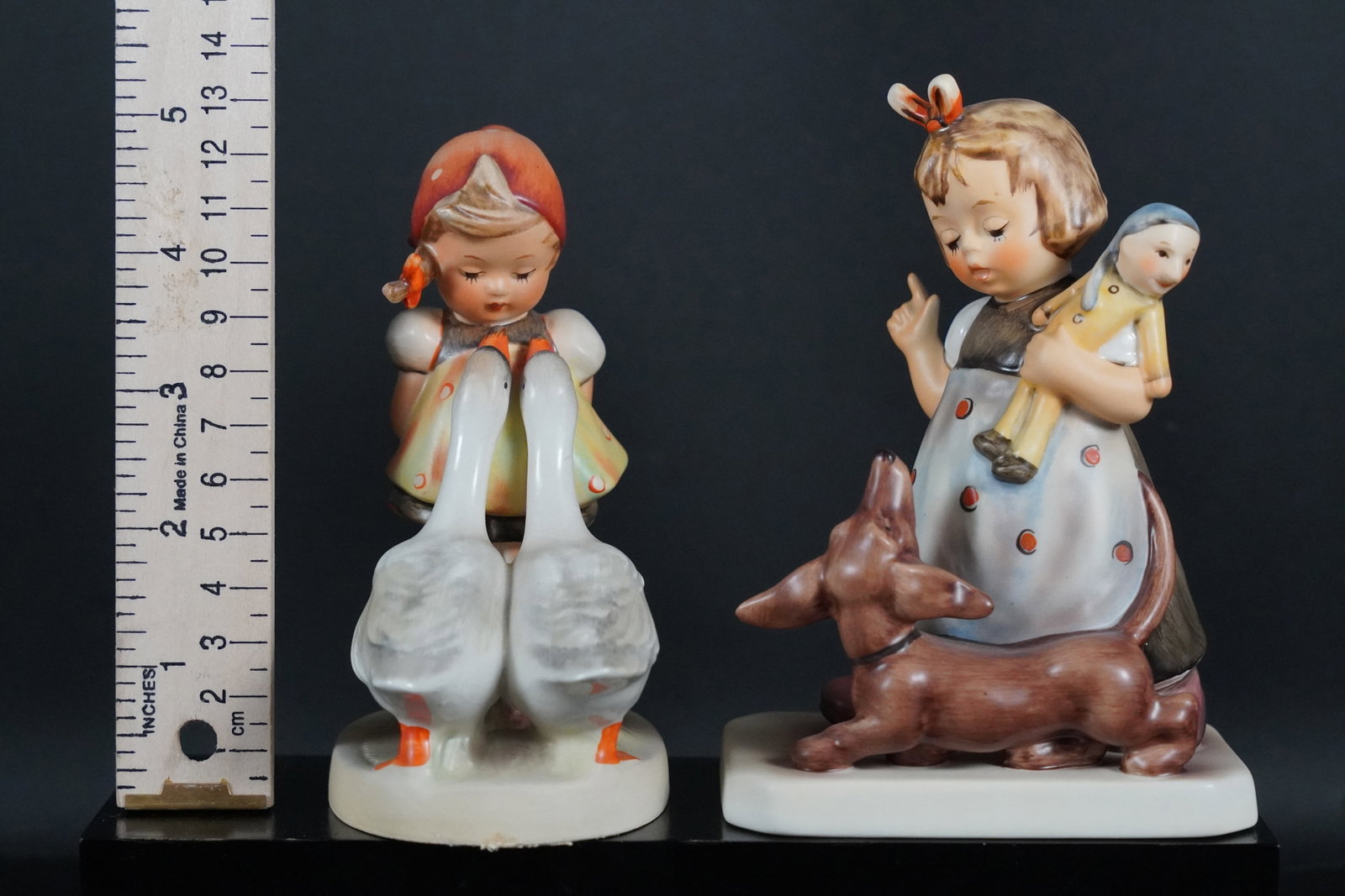 2 Hummel figurine: 2 vintage Hummel figurine.
