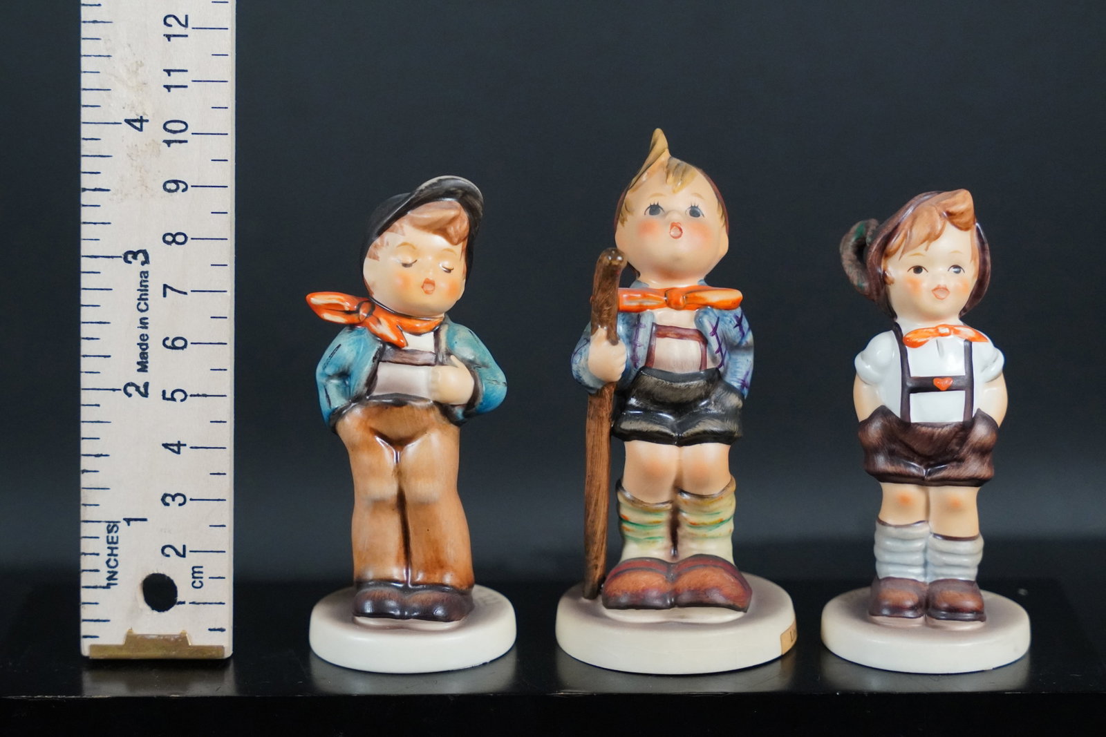 3 Hummel figurine: 3 vintage Hummel figurine.