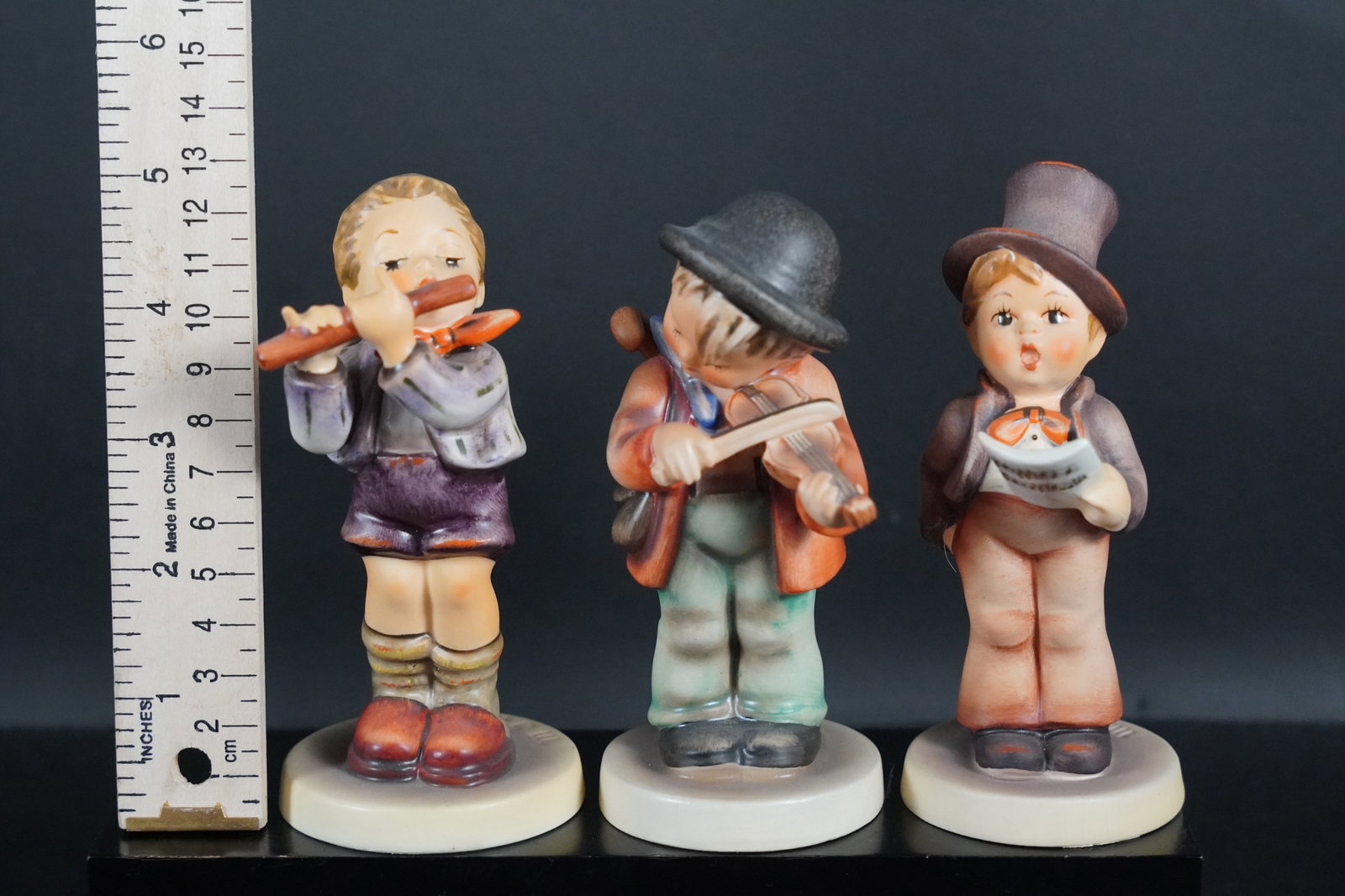 3 Hummel figurine: 3 vintage Hummel figurine.