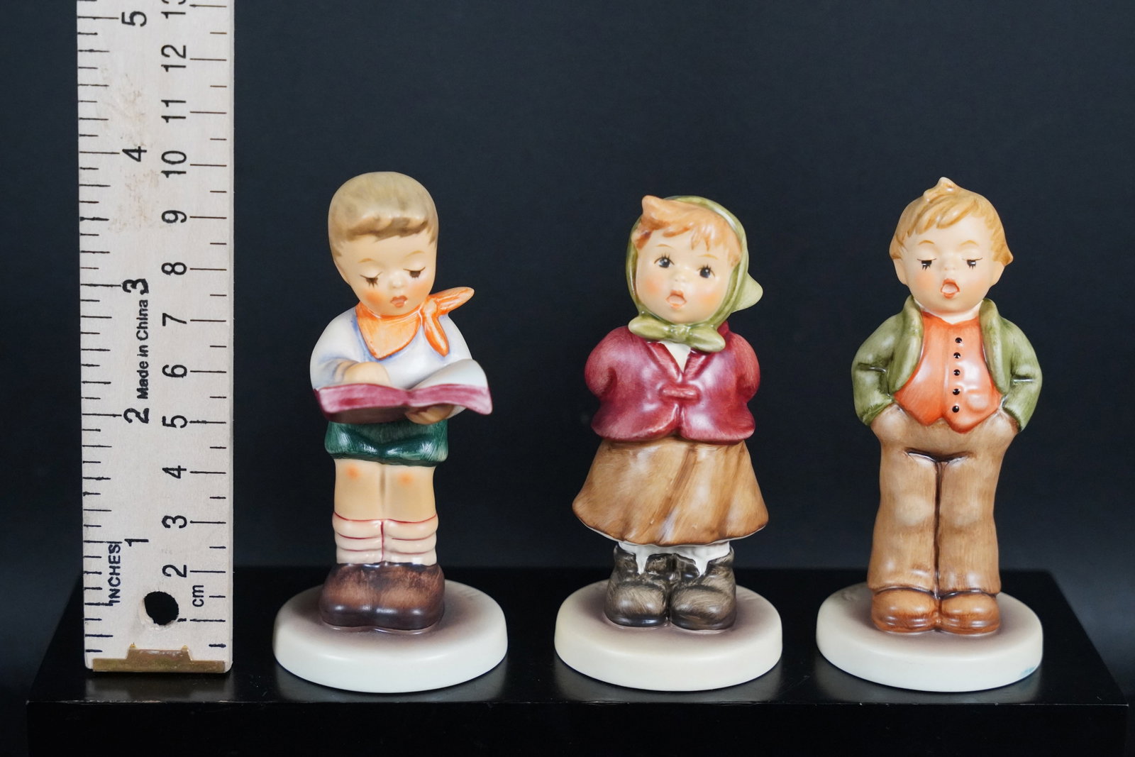 3 Hummel figurine: 3 vintage Hummel figurine.