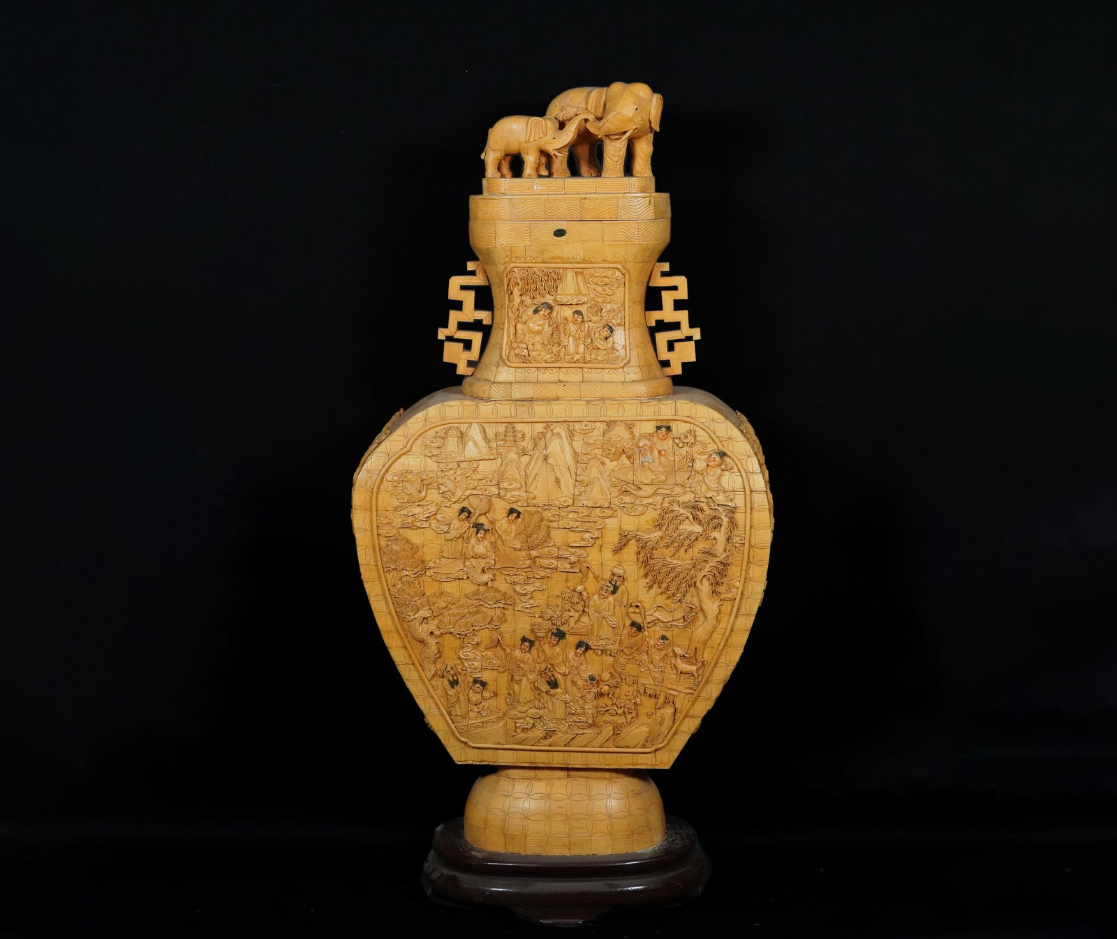 Chinese massive urn vase (1 of 9)