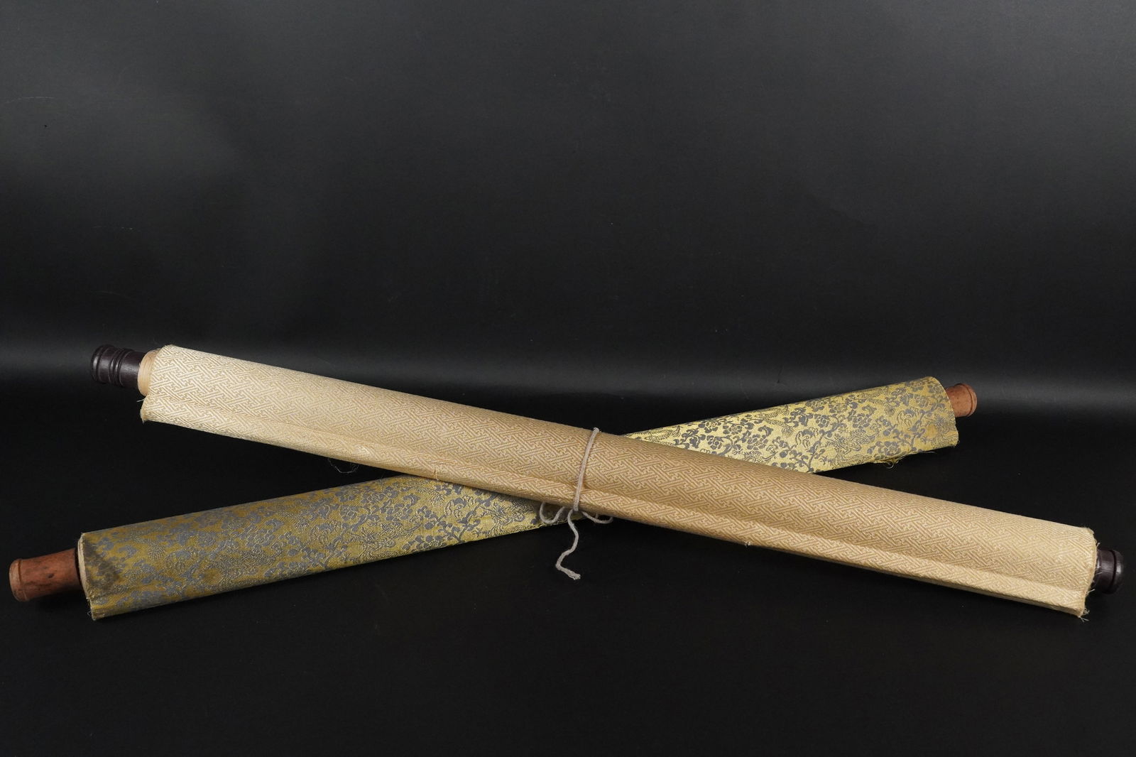 2 Chinese fine scrolls (1 of 9)