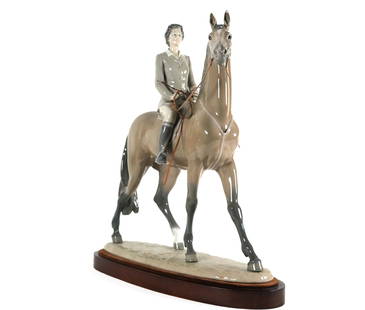 Lladro Queen Eliabeth: Lladro Queen Elizabeth on horse figurine. Bottom is signed, a rare and retired collection. H: 18" x W: 16.5."