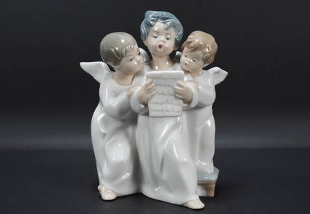 Lladro angel figurine: Lladro angel figurine. H: 7" x W: 6."