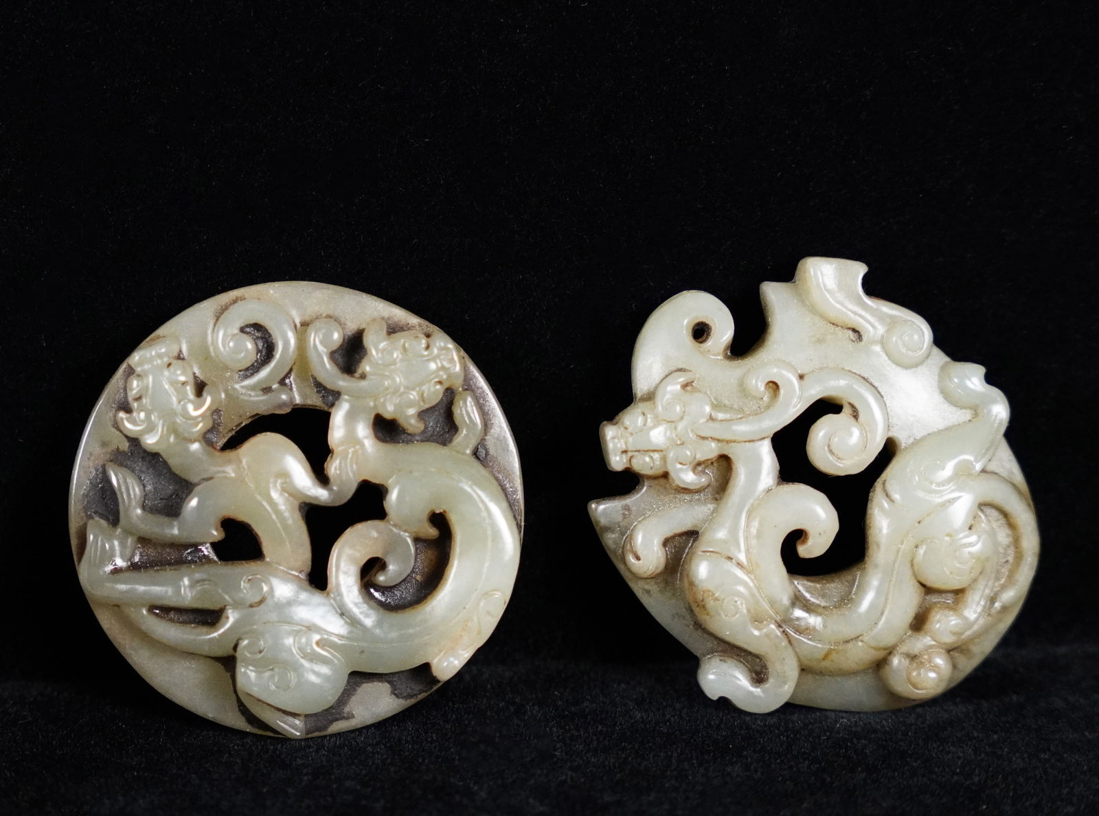 2 Chinese jade ornaments (1 of 6)