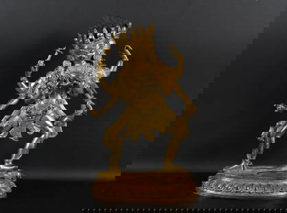 Tibetan important bronze buddha: Tibetan important bronze gilted heavy buddha. H: 11.5" x W: 7."