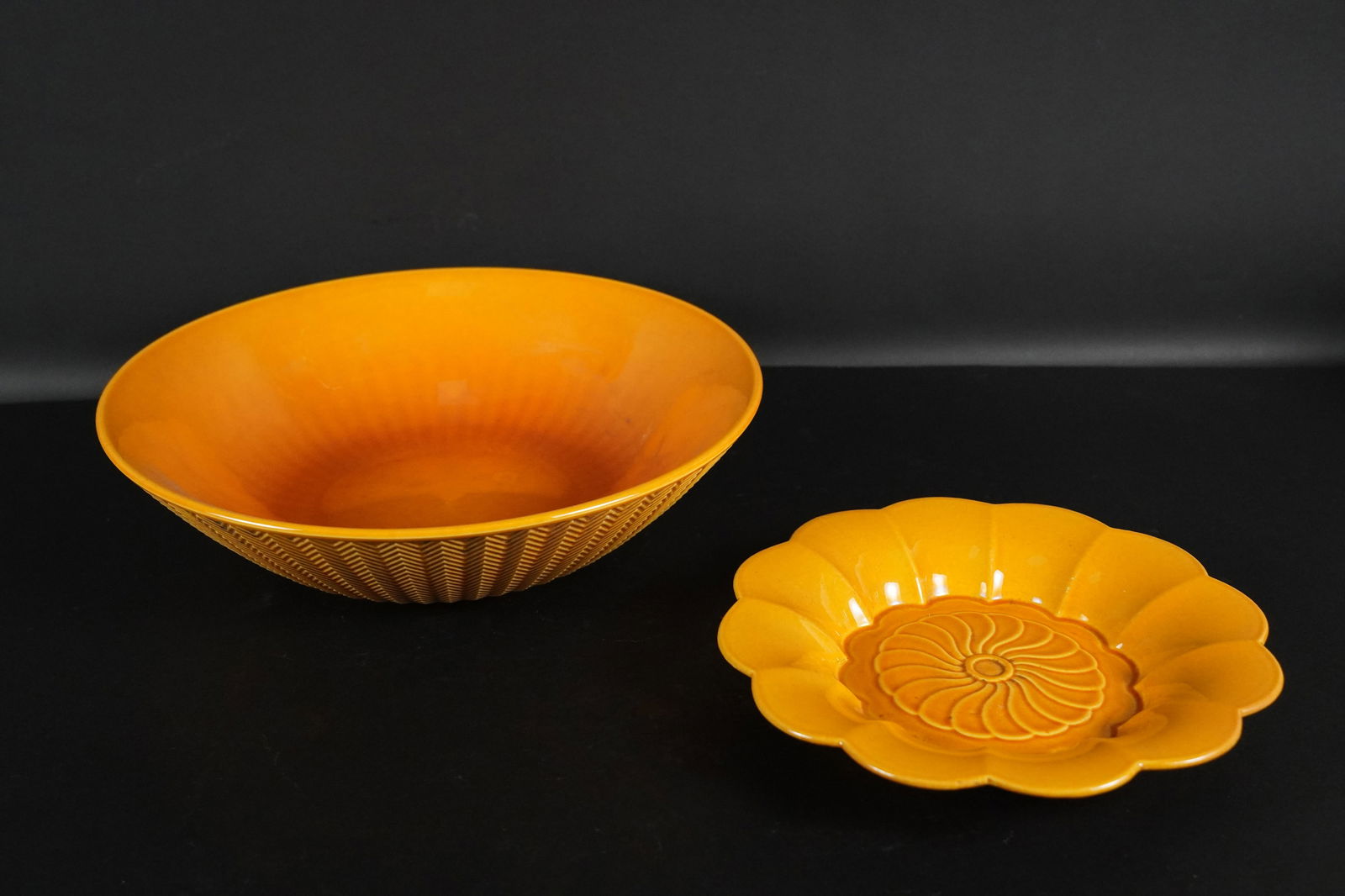 2 Chinese fine items (1 of 7)