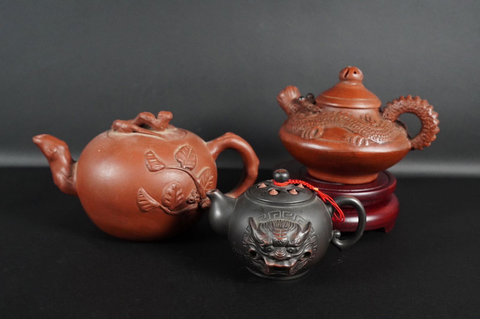 3 Chinese fine teapots (1 of 9)