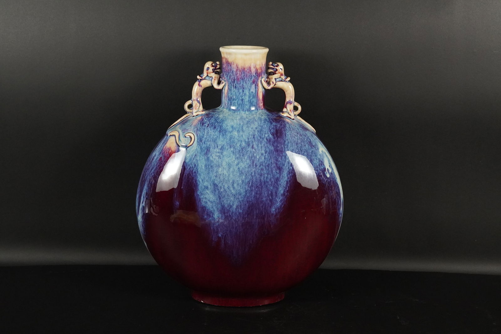 Chinese fine heavy flask (1 of 7)