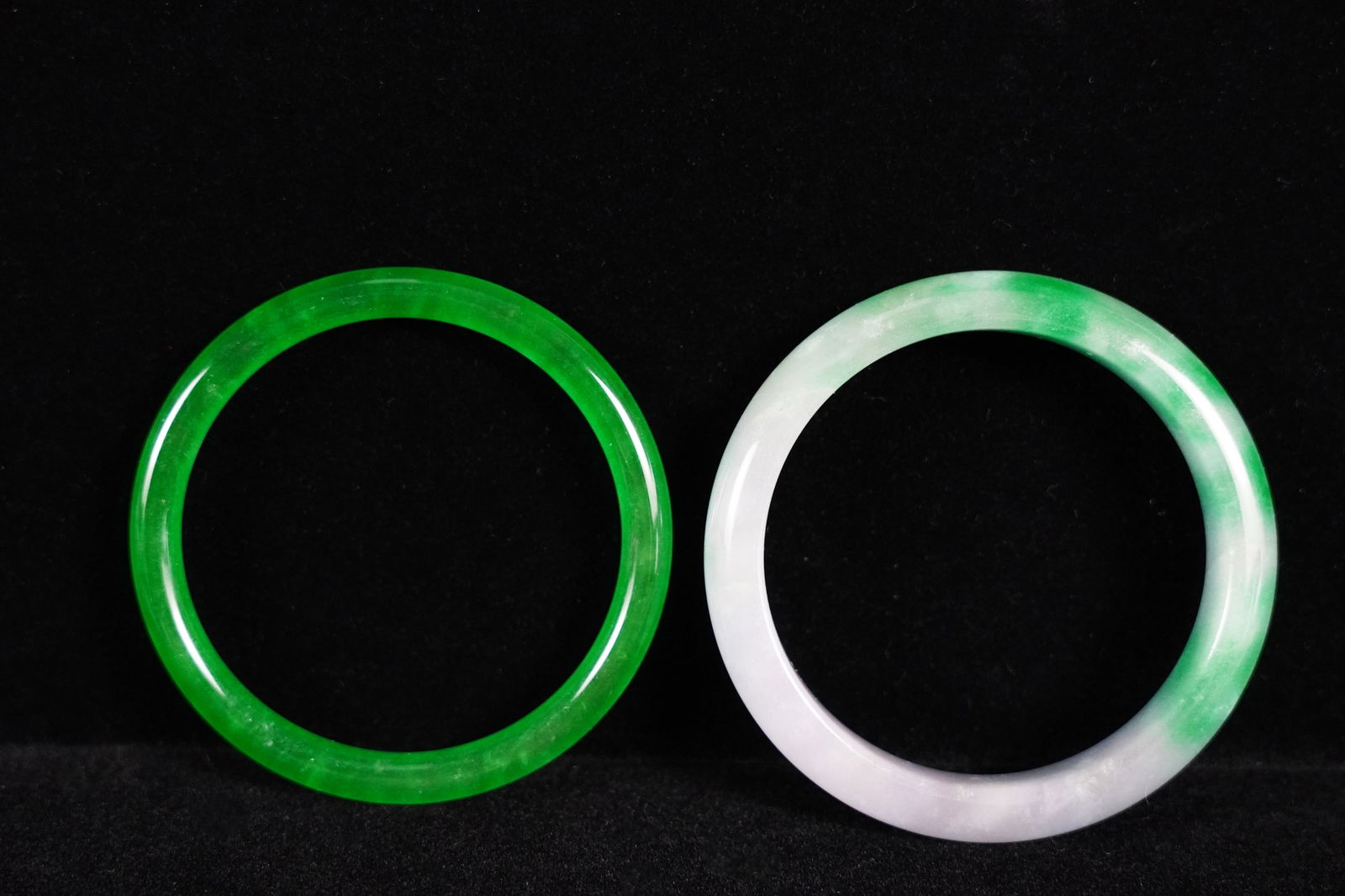 2 Chinese jadeite bangles (1 of 6)