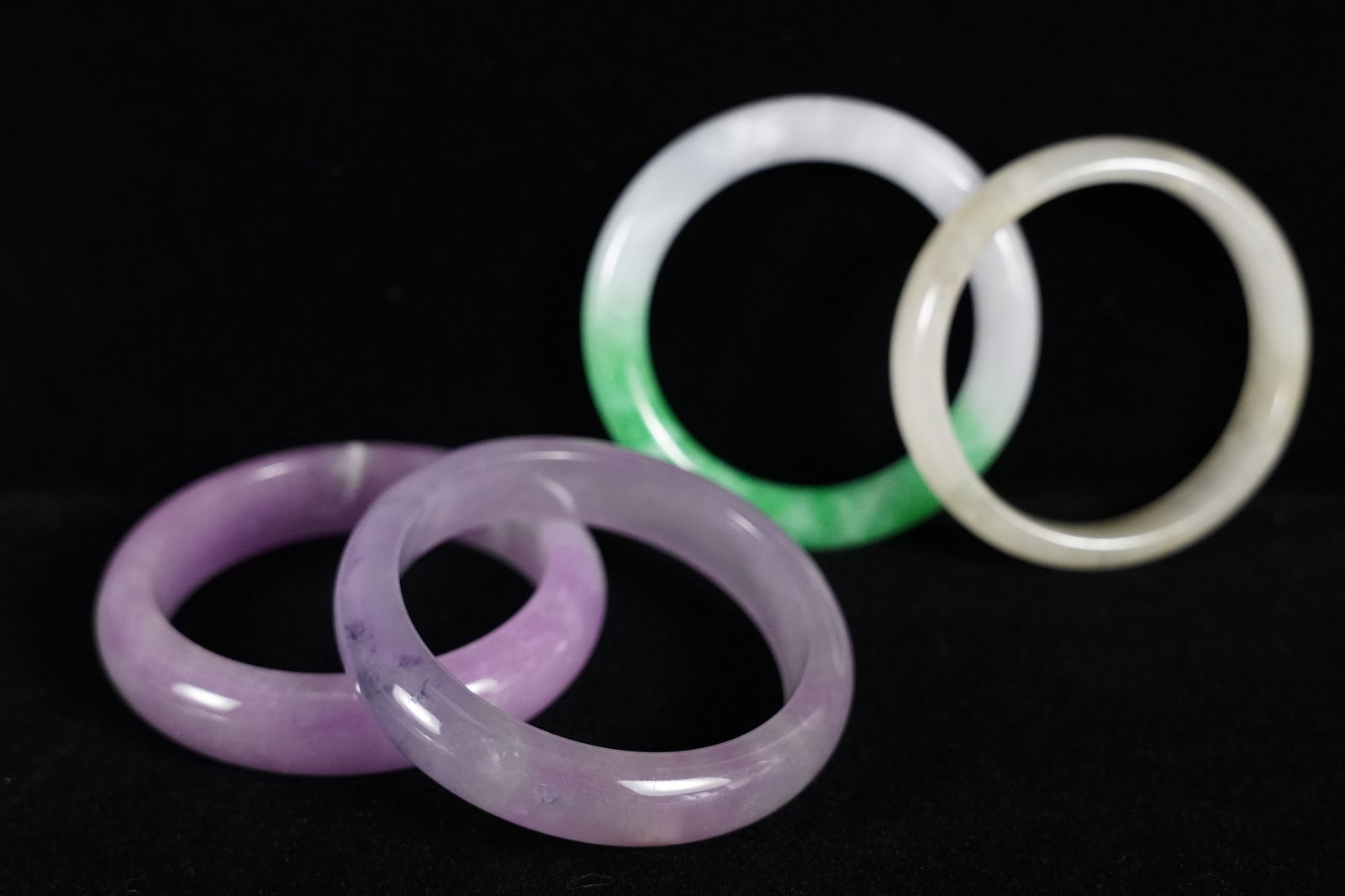 4 Chinese jadeite bangles (1 of 6)