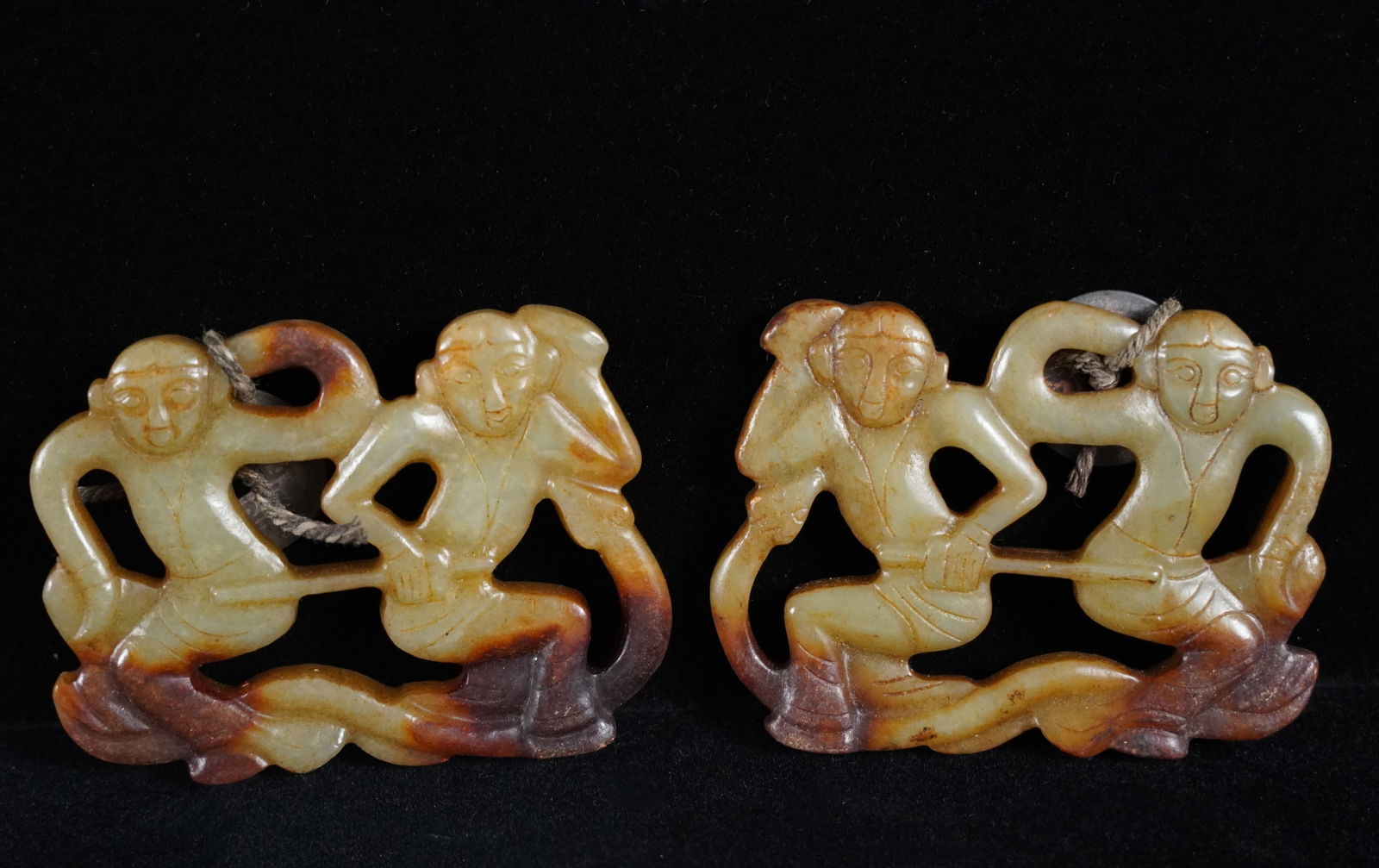 2 Chinese jade ornaments (1 of 6)