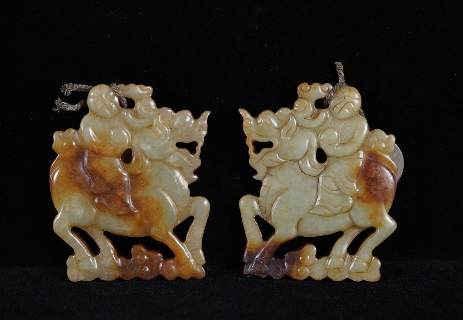 2 Chinese jade ornaments (1 of 6)