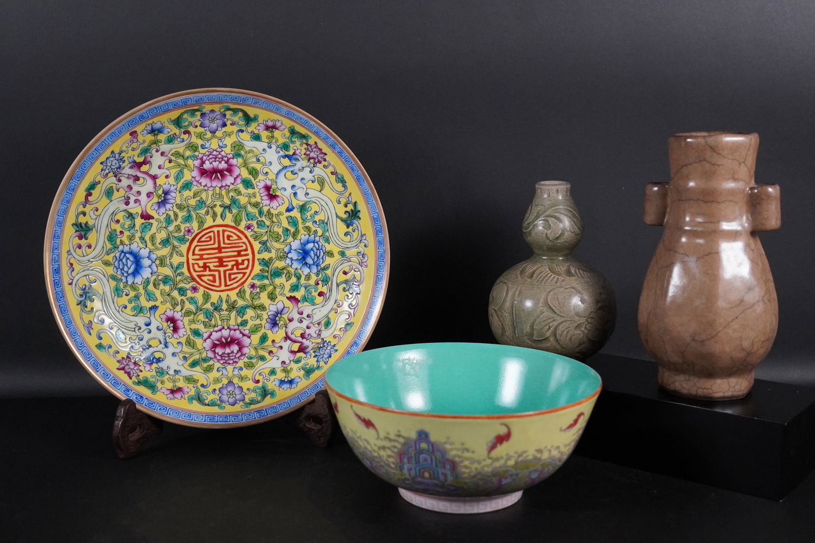 4 Chinese fine porcelains (1 of 8)