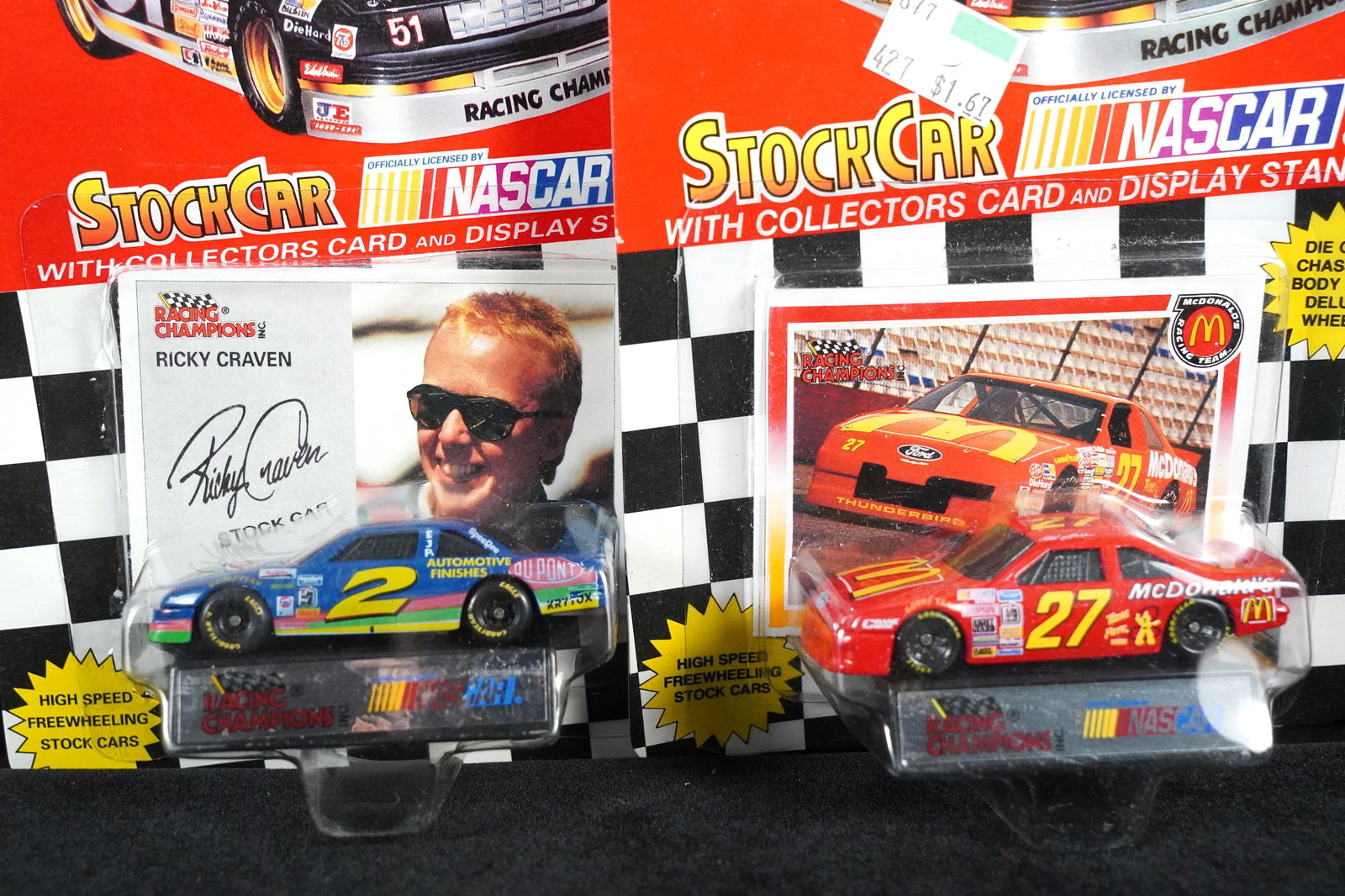 Lots car action figures (1 of 5)