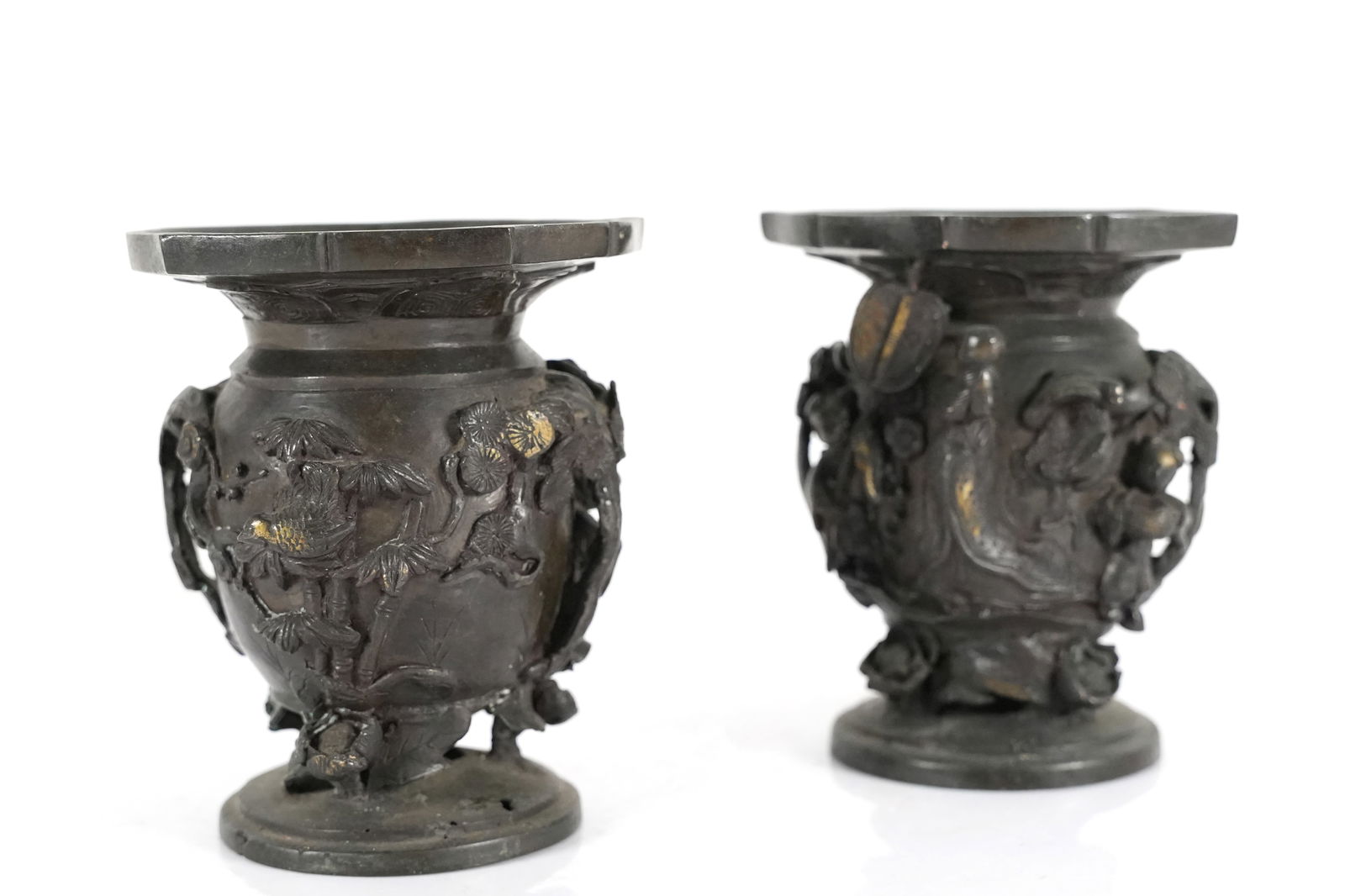 2 bronze Japanese urn (1 of 7)