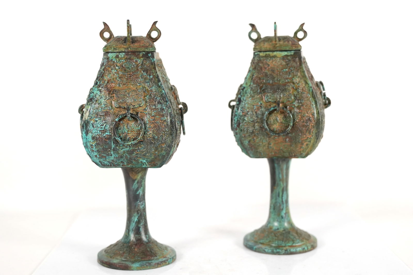 2 Chinese bronze vessels (1 of 6)