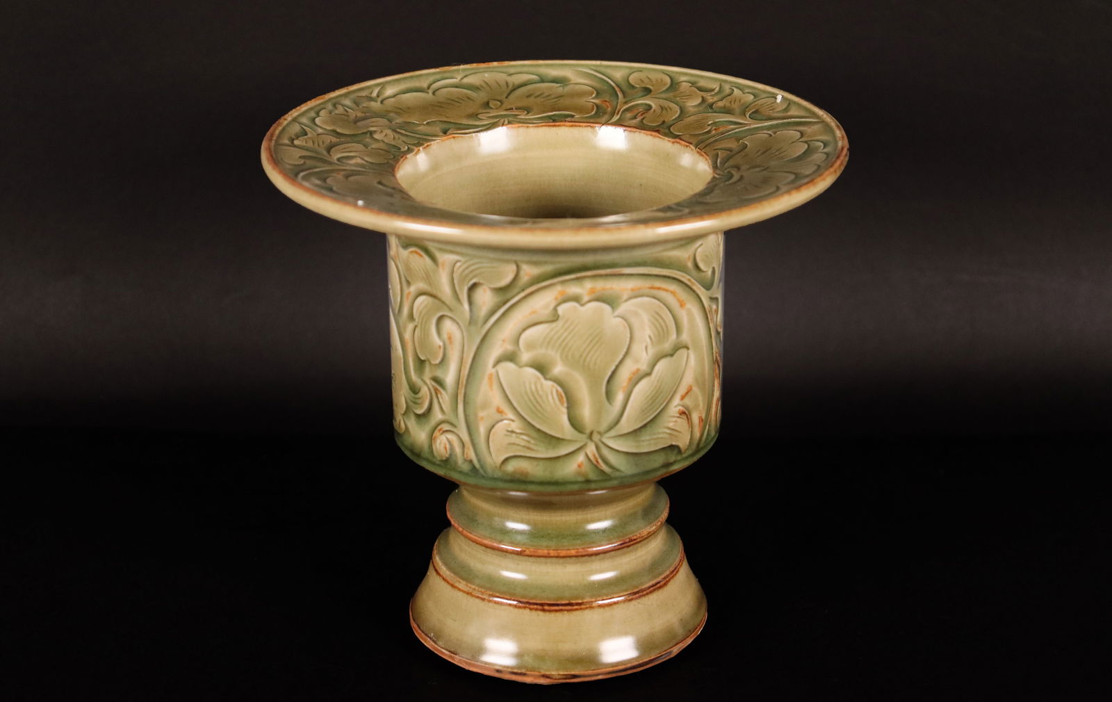 Chinese green glaze cup (1 of 8)