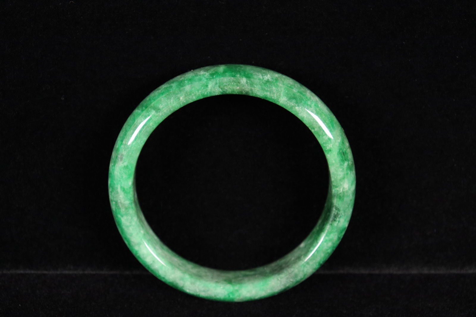 Chinese apple green bangle (1 of 6)