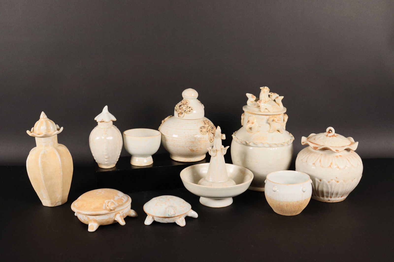 Lots Chinese fine items (1 of 8)