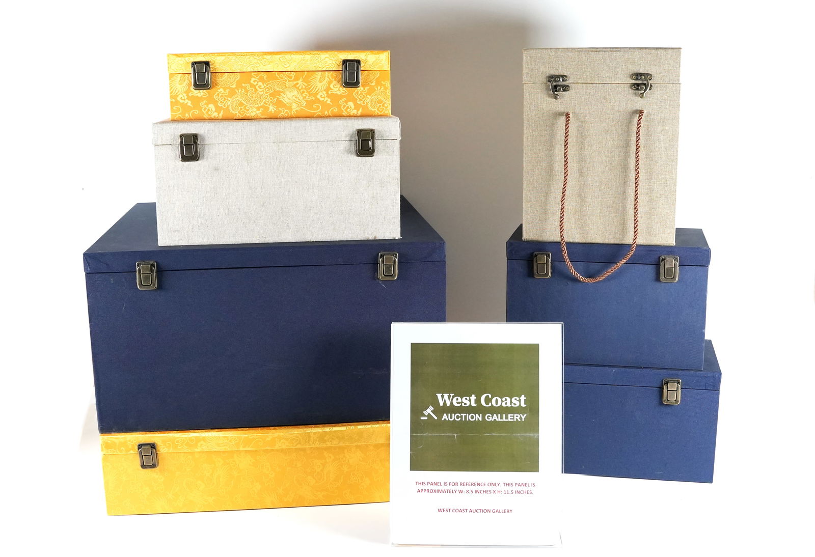 Lots porcelain silk box (1 of 5)