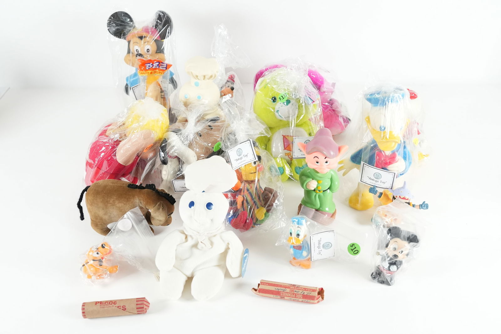 Lots original Disney figure (1 of 5)