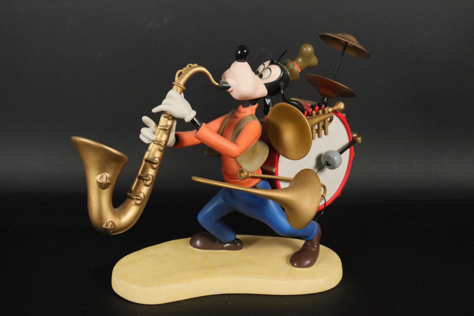 WDCC Goofy fine figurine (1 of 8)