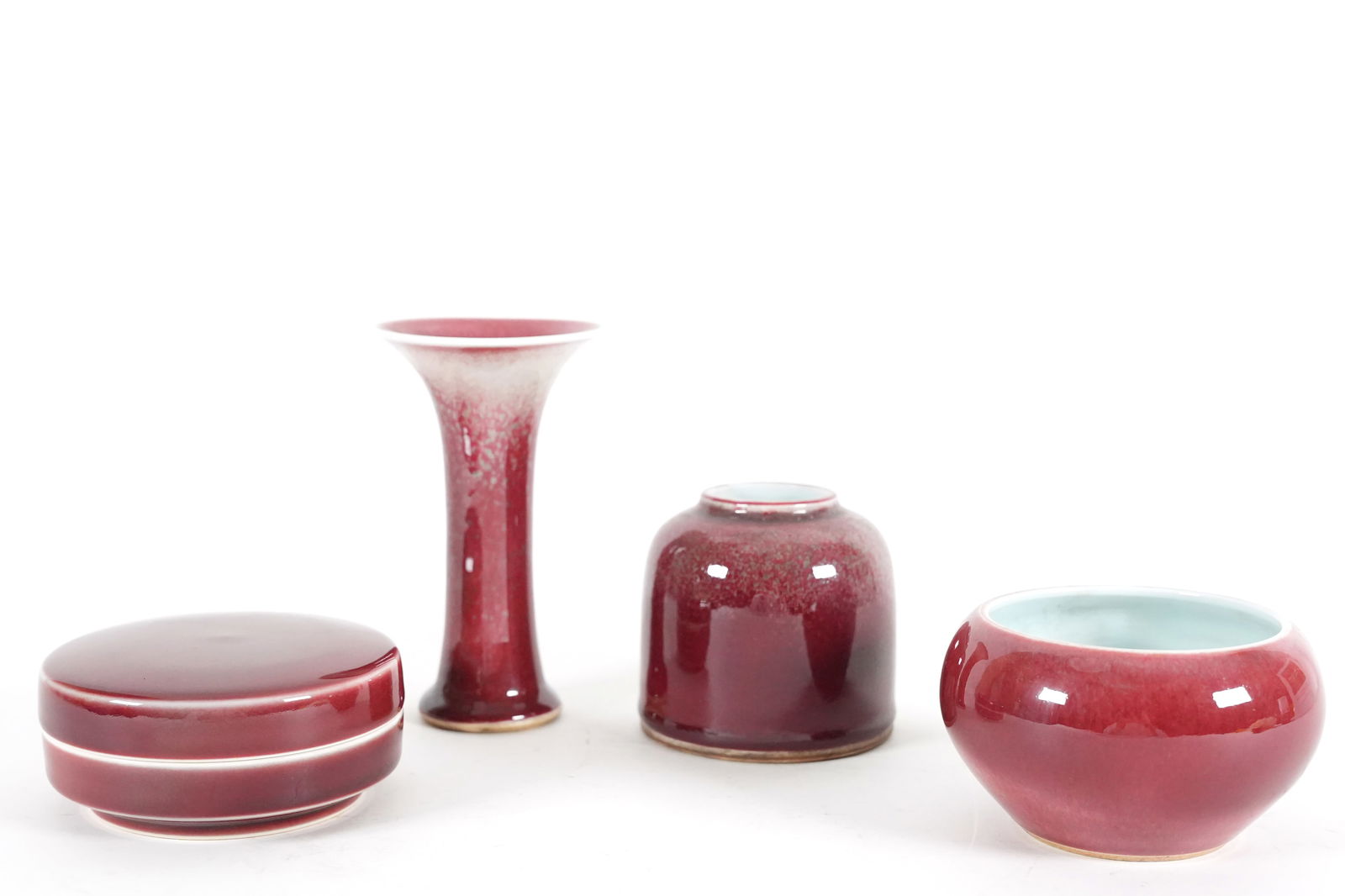 4 Chinese fine porcelains (1 of 6)