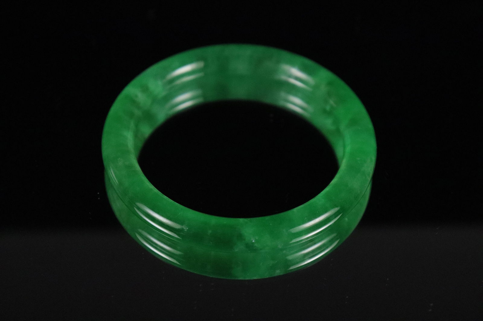 Chinese apple green bangle (1 of 6)