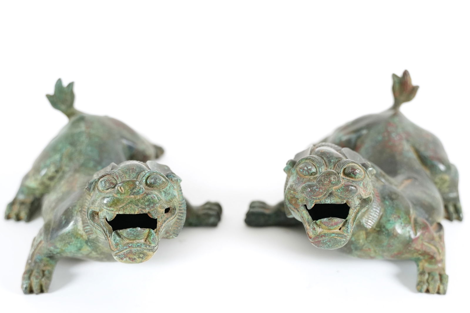 2 Chinese bronze beasts (1 of 8)