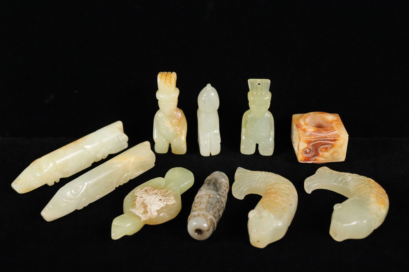 Lots Chinese jade items (1 of 6)