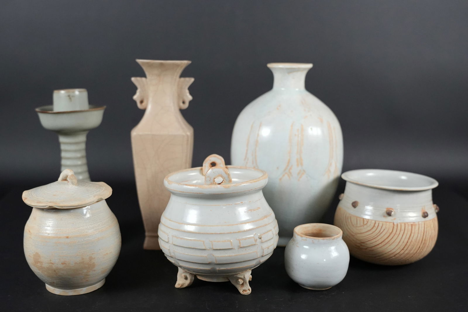 Lots Chinese porcelain items (1 of 7)