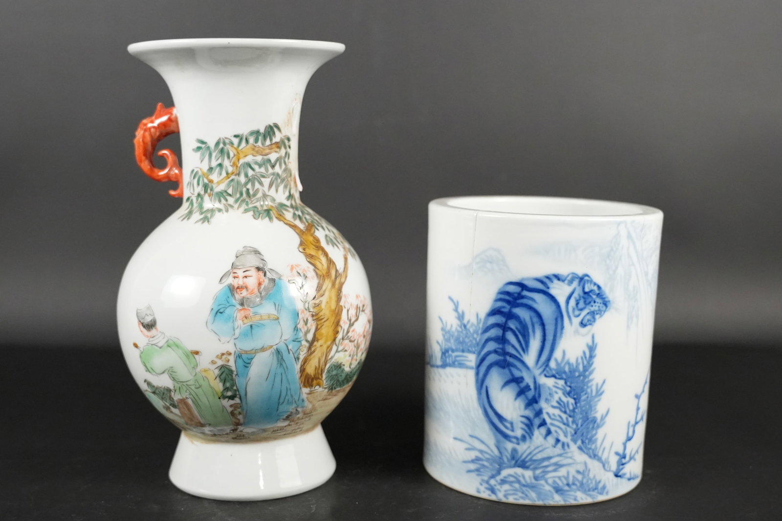 2 Chinese porcelain items: 2 Chinese porcelain items. Largest H: 9.5" x W: 5.5" One of the brush pot has long crackline. All sales are final.