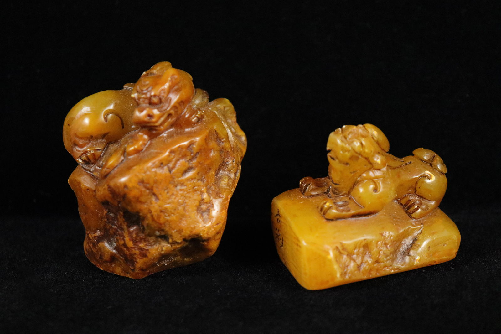 2 Chinese soap stone seals (1 of 6)