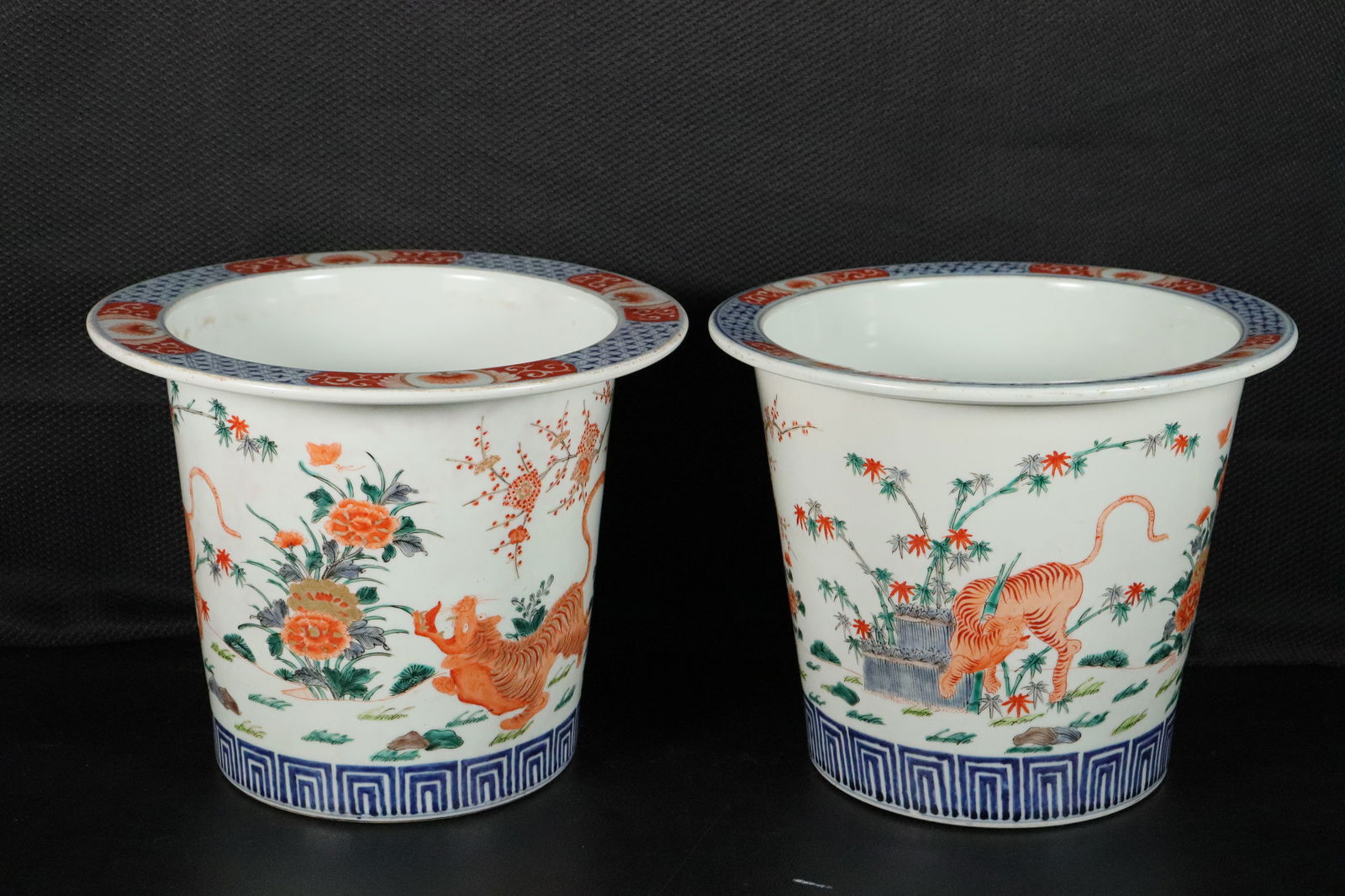 2 Chinese large round pot (1 of 6)