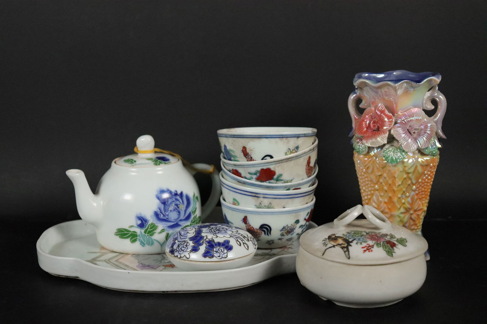 Lots Chinese porcelain items (1 of 6)