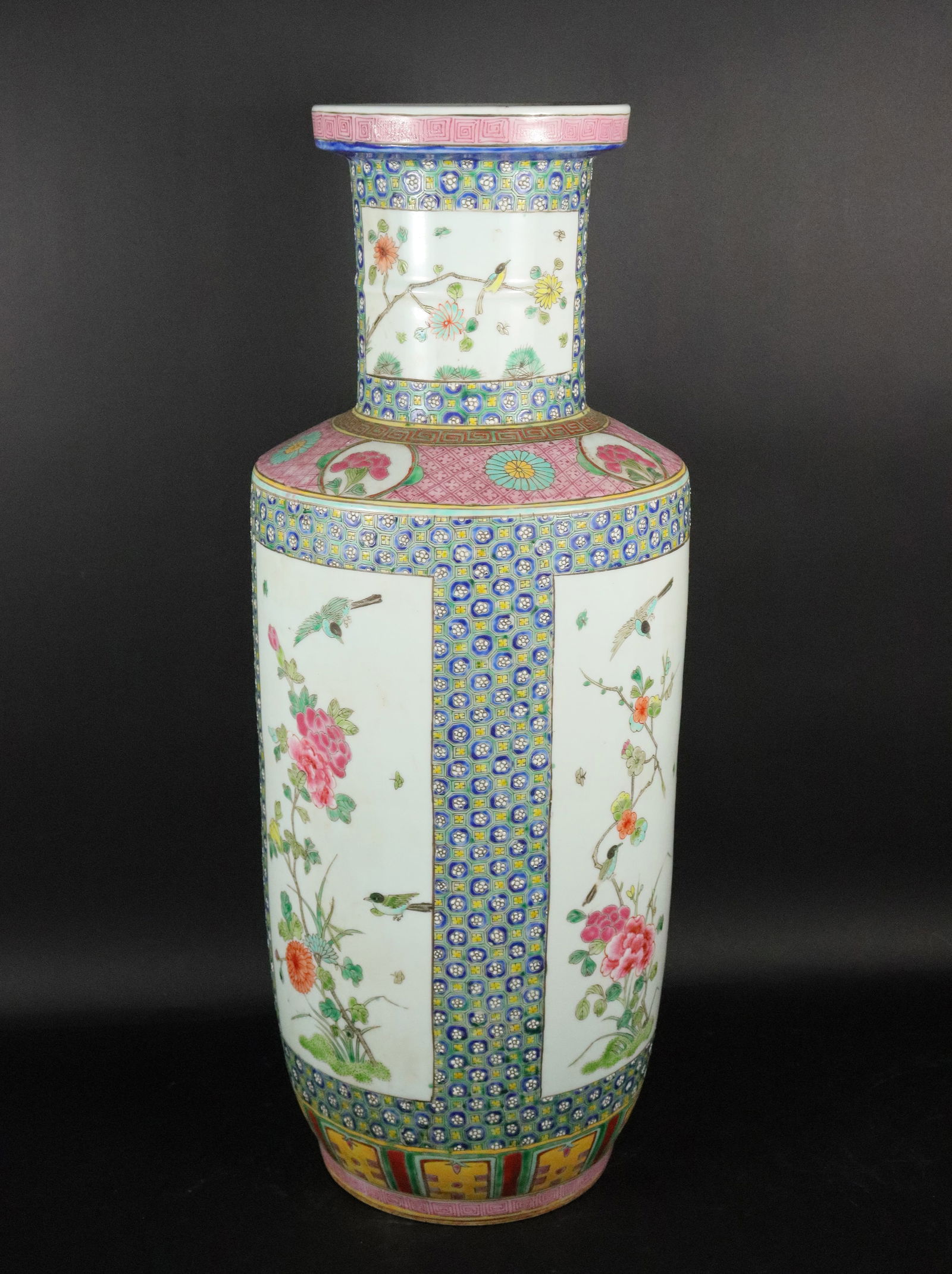 Chinese massive fancy vase (1 of 8)