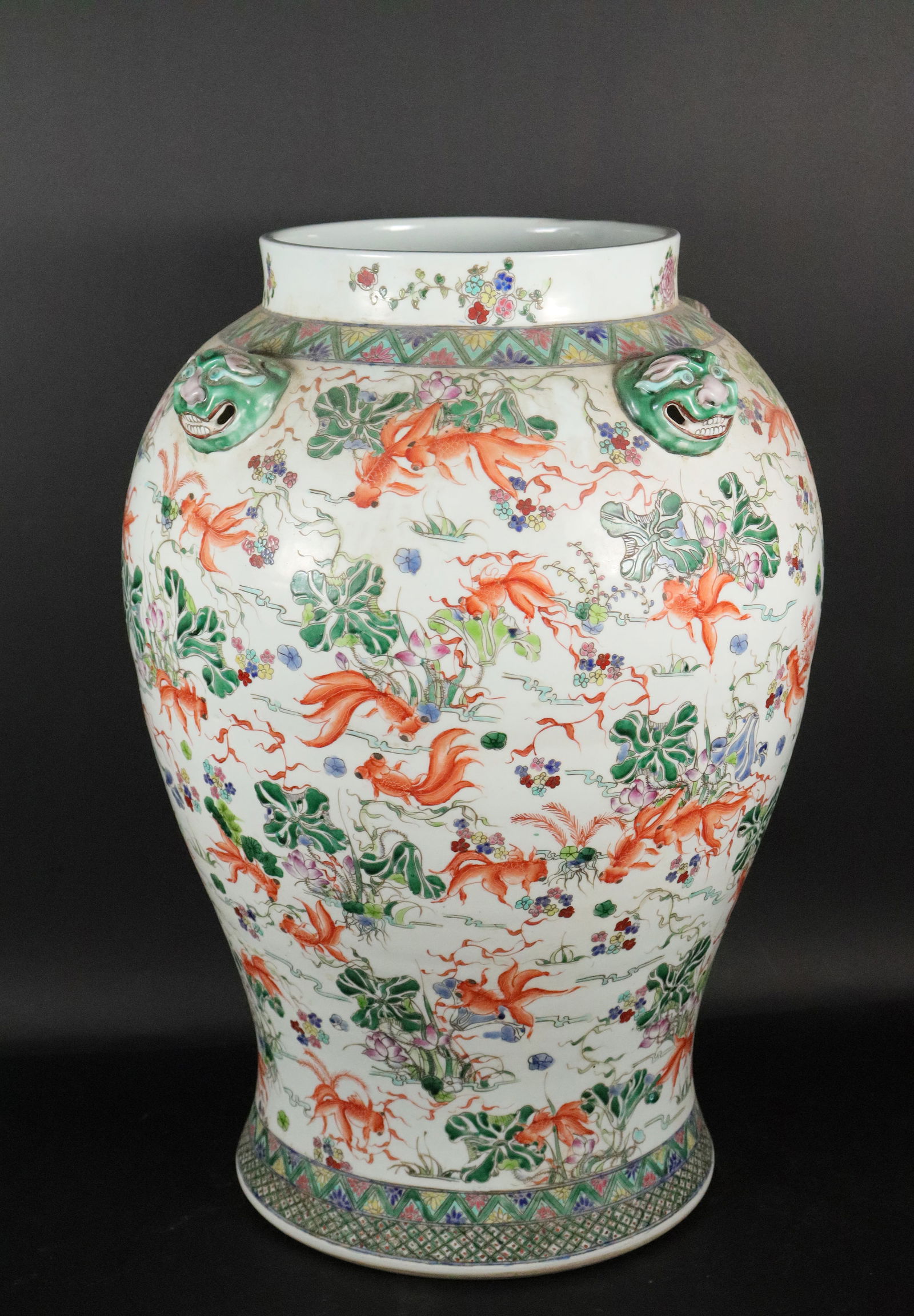Chinese massive fine jar (1 of 8)