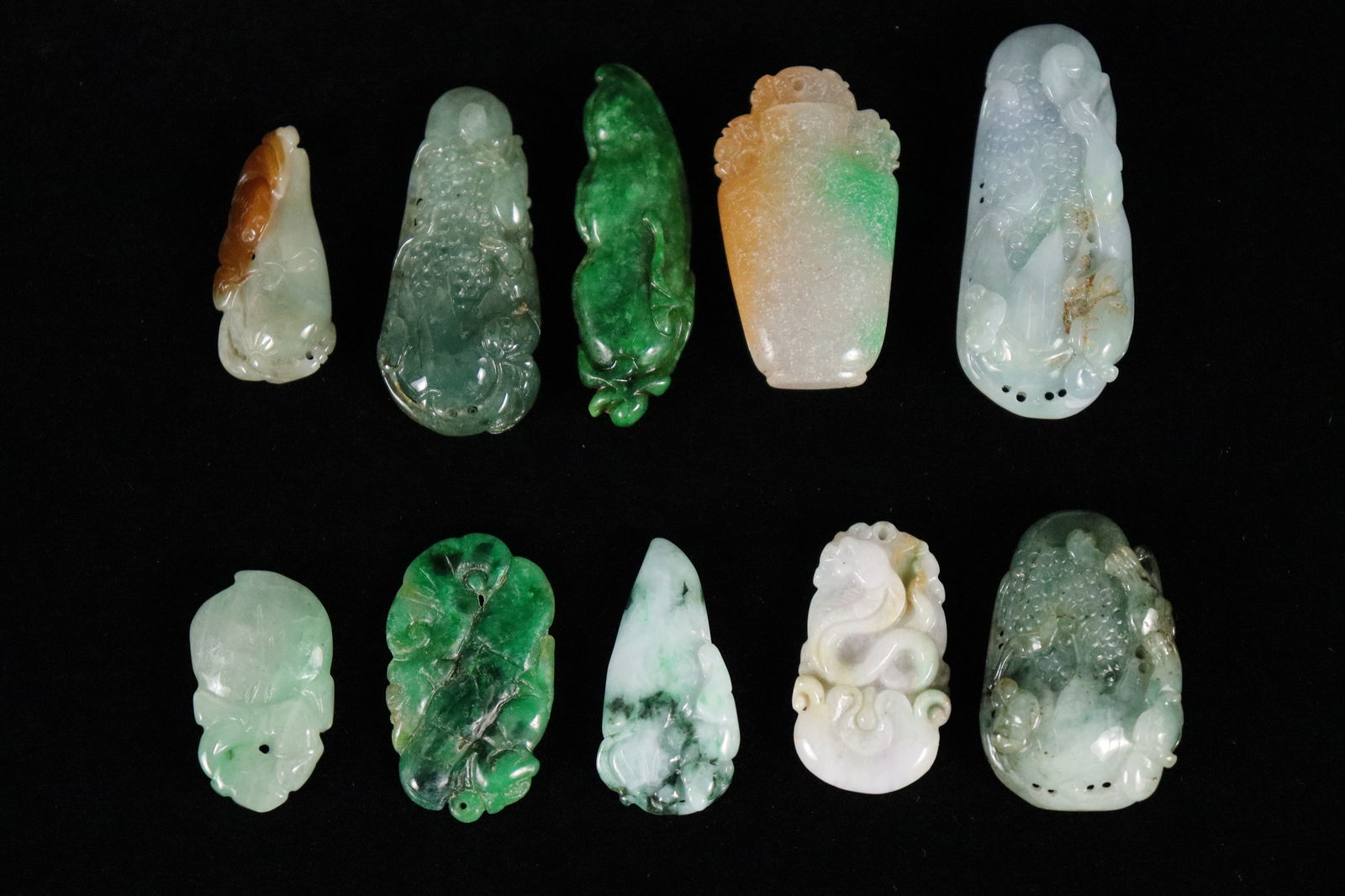 Lots Chinese jadeite items (1 of 6)