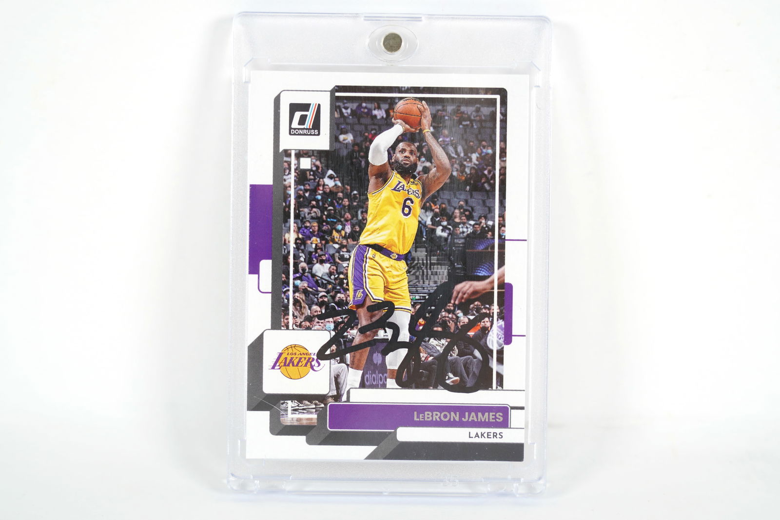 2022-2023 Lebron James signed (1 of 5)