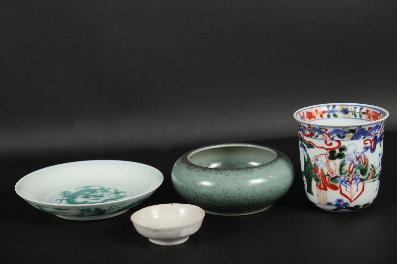 Lots Chinese porcelain items (1 of 7)