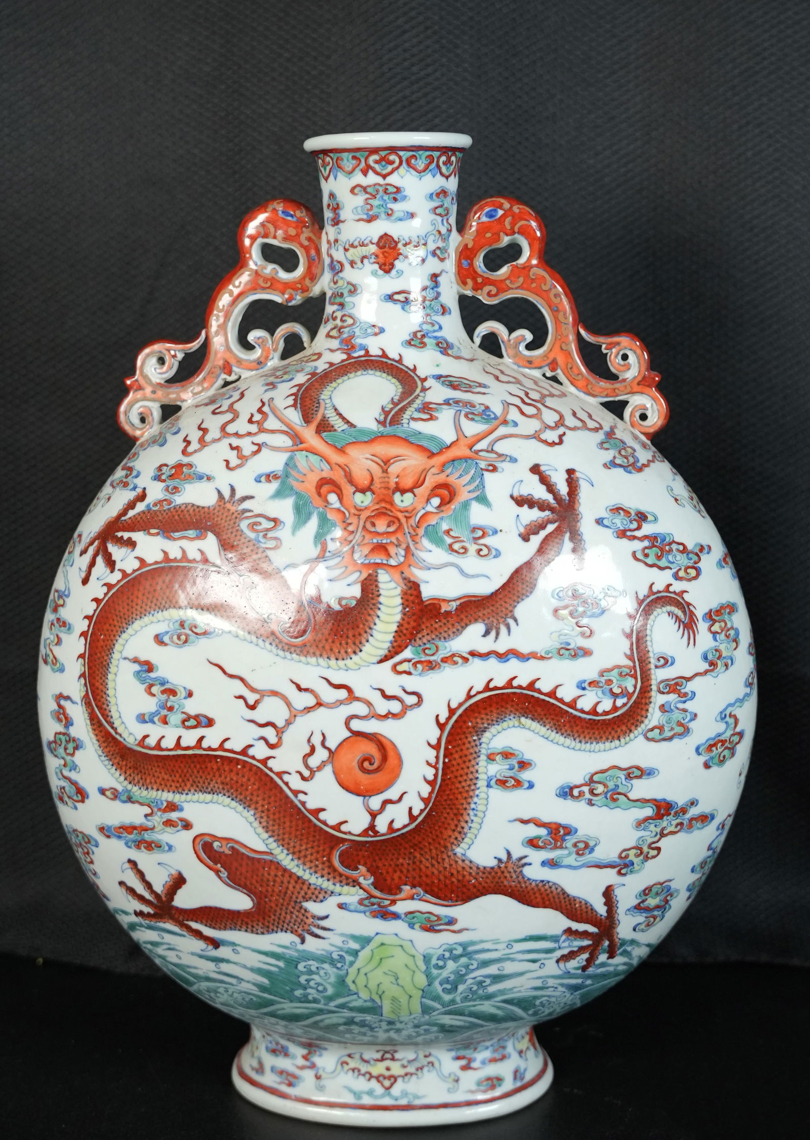 Chinese important flask vase (1 of 7)